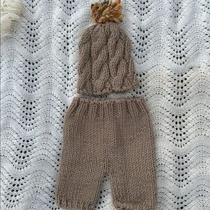 NWOT Baby Infant Outfit Knit Pants & Cable Knit Hat Size Newborn-3 months